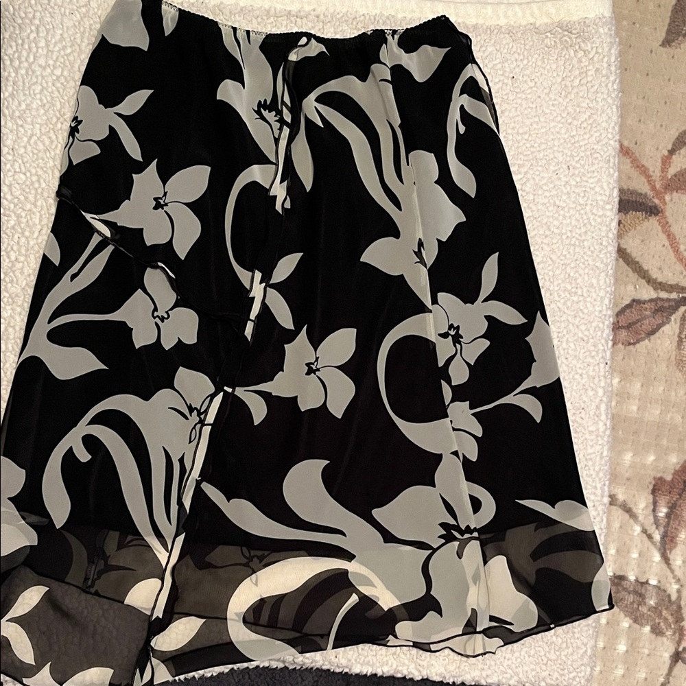 United Colors of Benetton Black and Beige Ruffled Floral Skirt - medium